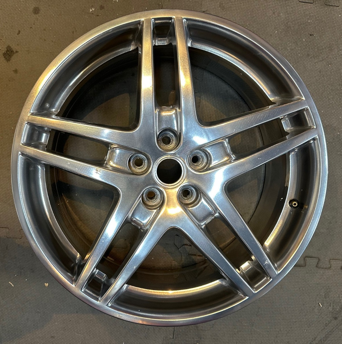 Ferrari F430 Front Wheel 19 X 7.5 OEM