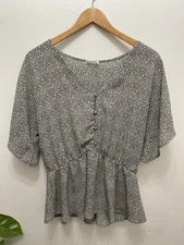 Sienna Sky Womens Top Sz L Black White Animal Print Flutter Sleeve Blouse