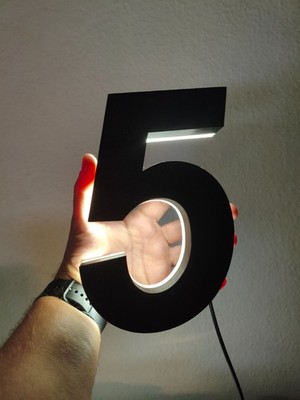 Moderne LED Hausnummer beleuchtet 3D ASA Made in Germany