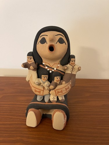 Native American Storyteller with Designs and 6 Children Signed DL Jemzez - Picture 15 of 16