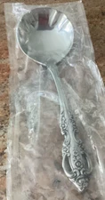 Oneida Stainless PEMBROOKE RENOIR Gravy Ladle Unused Flatware USA 7 3/4" SSS