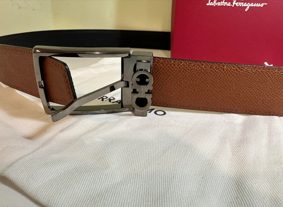 CINTURÓN AJUSTABLE REVERSIBLE RADICA/NERO CUERO SALVATORE FERRAGAMO GUNMETAL BUCK Foto 4 de 4