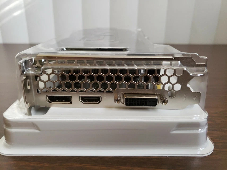 PNY GeForce GTX 1050 TI XLR8 OC 4GB Gaming Graphics Card VCGGTX1050T4XGPB-OC-BB - Image 4 of 4