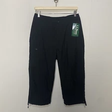 LL Bean Cycling Capris Padded Women’s NWT Black Zip Pocket Pants Size Small.