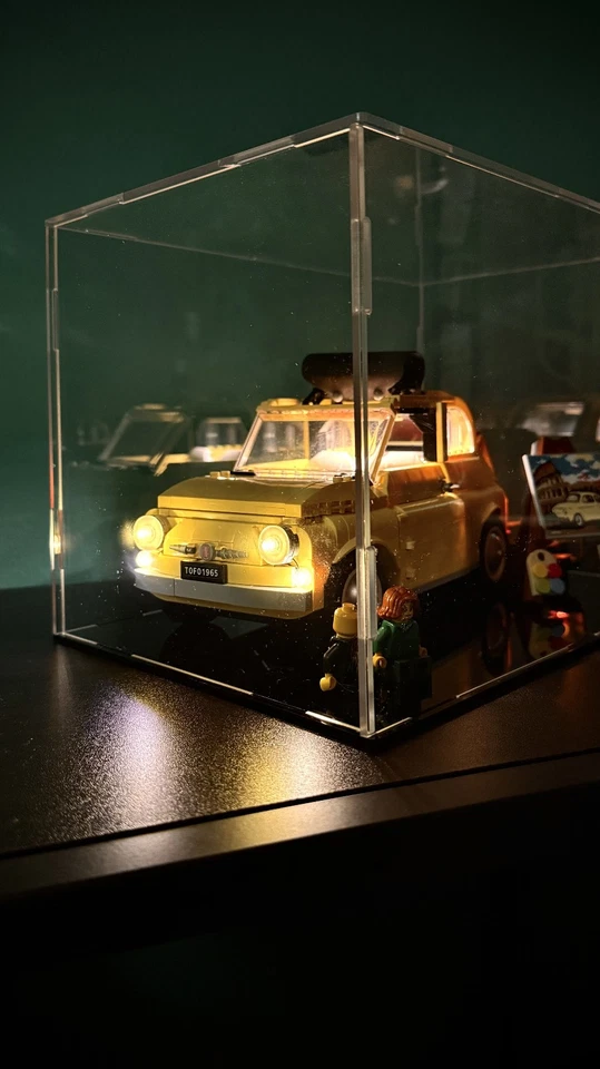 LEGO Fiat 500 10271 - Completo di Scatola e Istruzioni + Luci e Teca Plexiglass - Immagine 4 di 4
