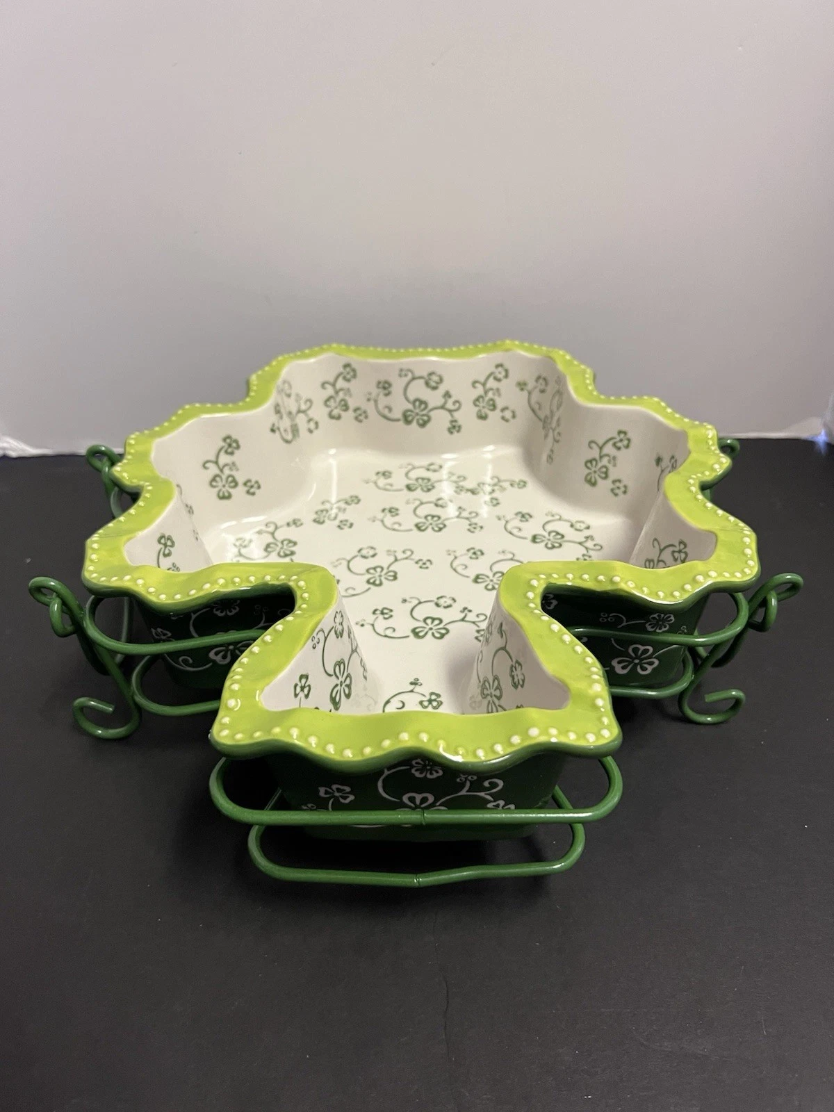 Temptations Shamrock Green Floral Lace 1.75 qt. Casserole Dish & Cooling Rack