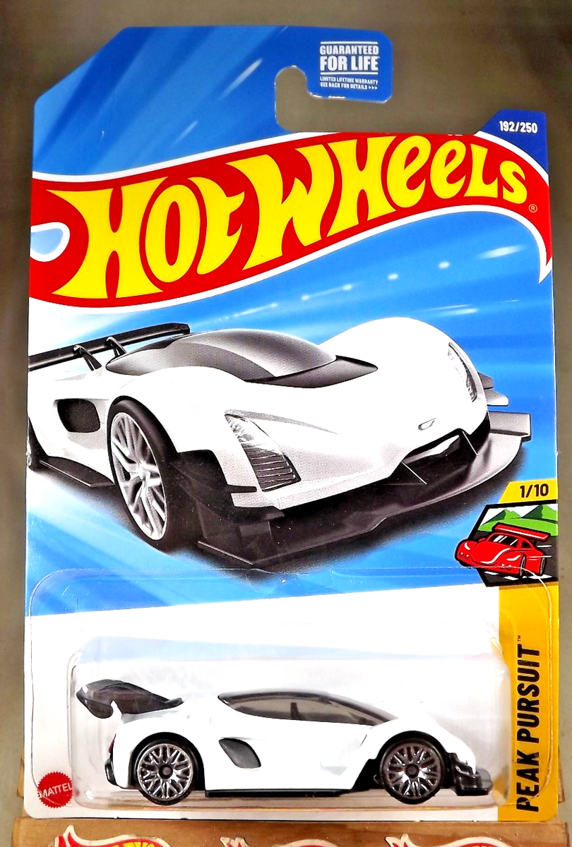 2025 Hot Wheels #192 Peak Pursuit 1/10 CZINGER 21C White w/Chrome