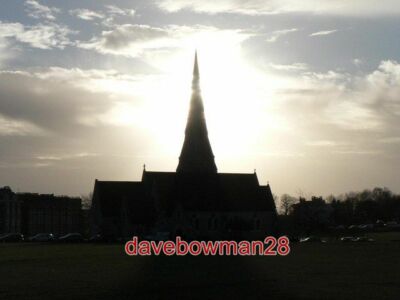 FOTO BLACKHEATH: ALLERHEILIGEN - TURM GEGEN SONNE BLICK AUF DEN LANGEN SCHATTEN