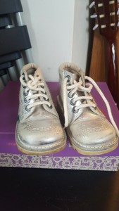 kickers silver boots