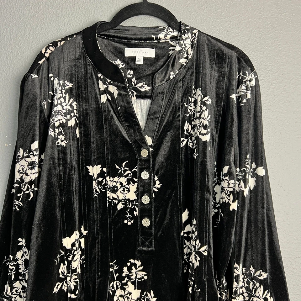 New Directions Floral Crushed Velvet Tunic Top 1/4 Button Up Roll Tab SL Size XL - Image 2 of 4
