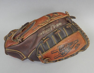 Vintage Rawlings Brooks Robinson Bellows Web Mitt Glove w Baseball