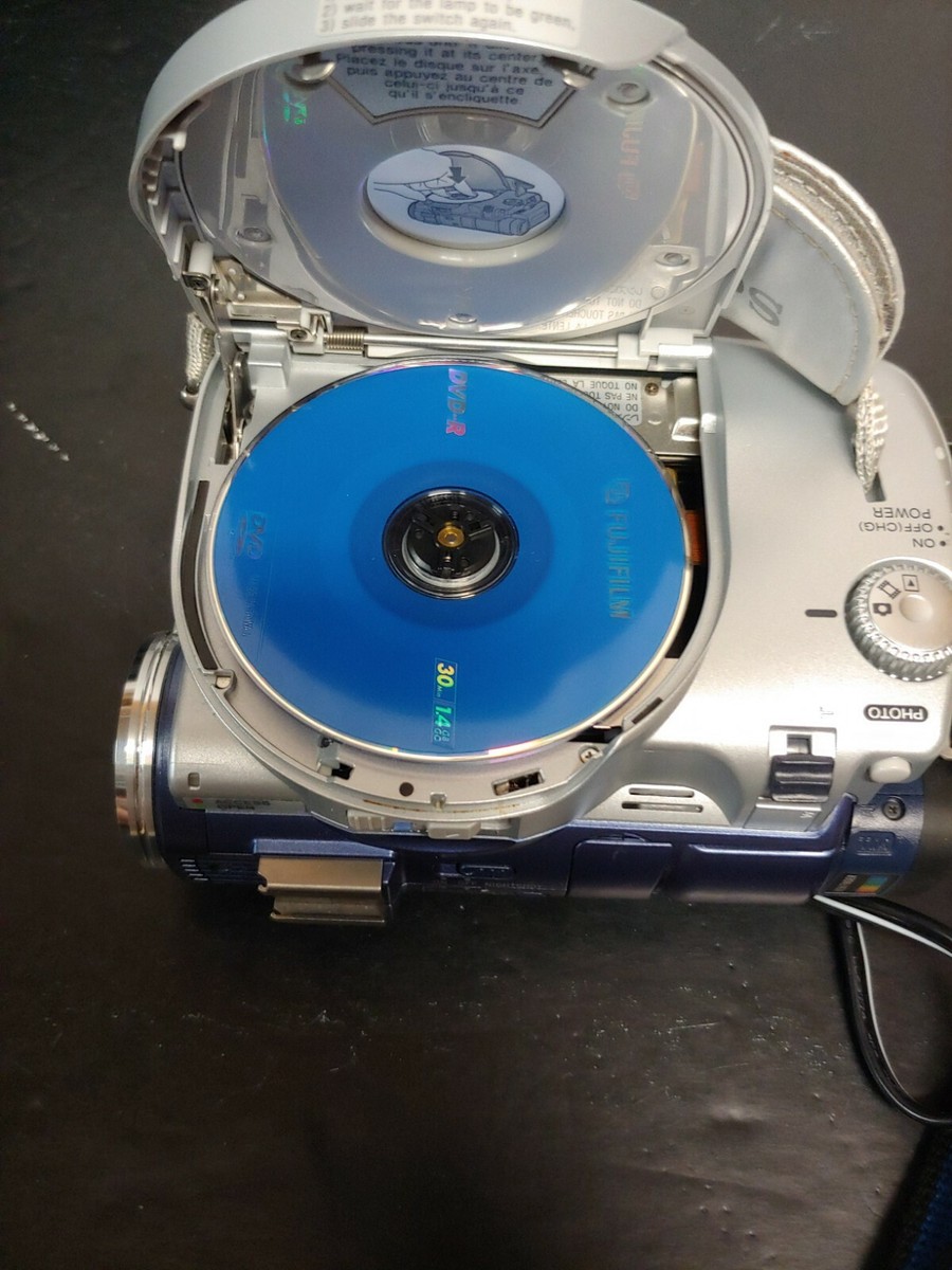 Sony DCR-DVD200 NTSC MiniDVD Handycam Camcorder 2.5-inch LCD - no