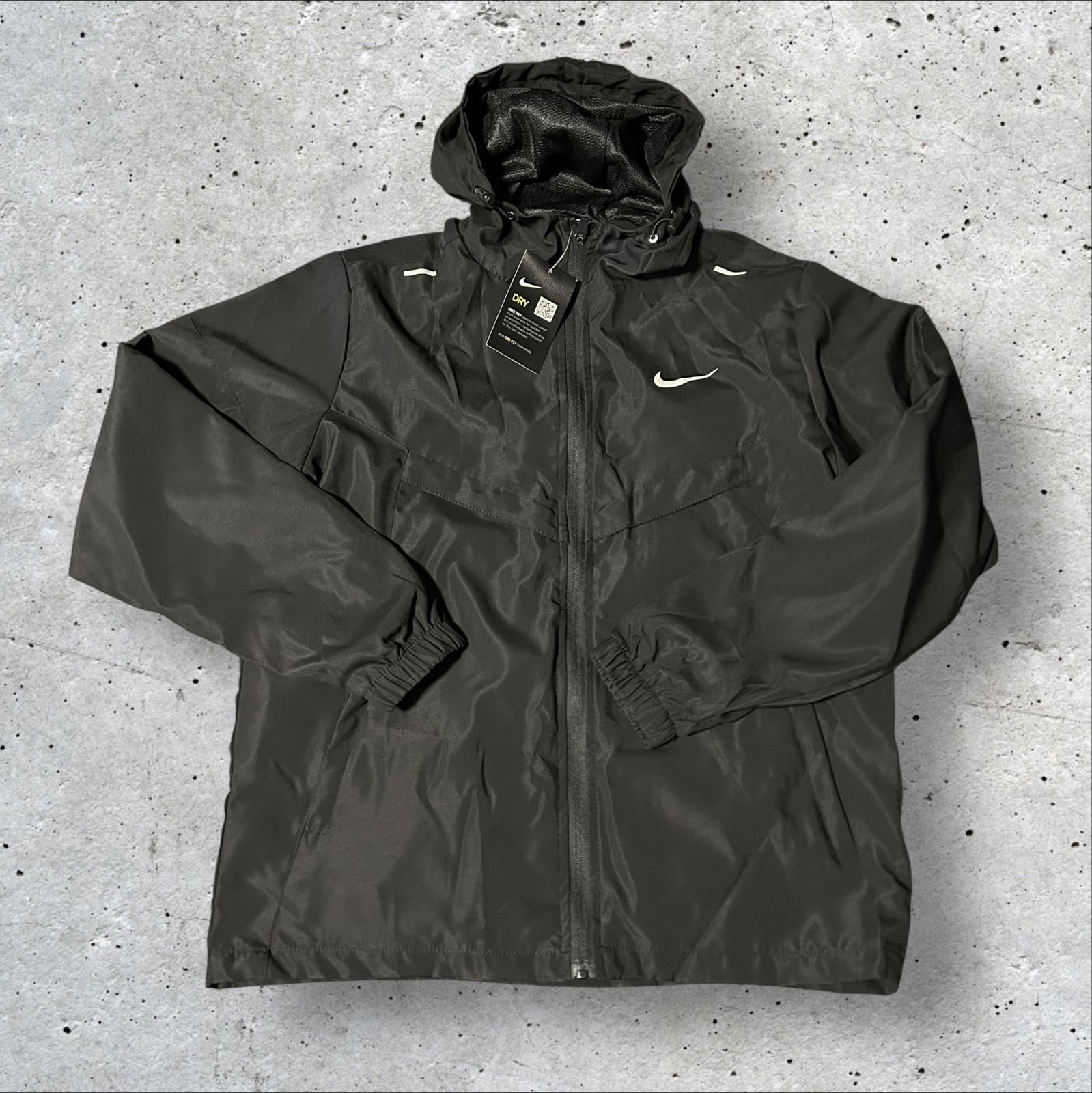 SACAI X NIKE Giacca a vento Nike nera taglia media