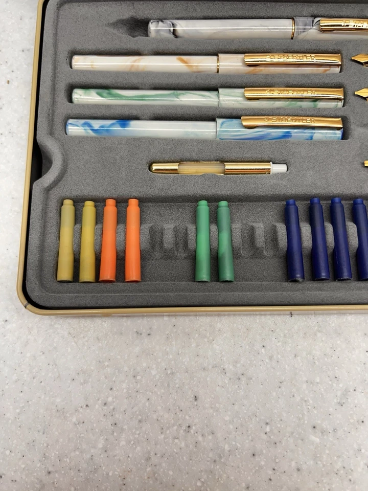 STAEDTLER CALLIGRAPHY SET- INCLUDING METAL STORAGE TIN - Image 3 of 4