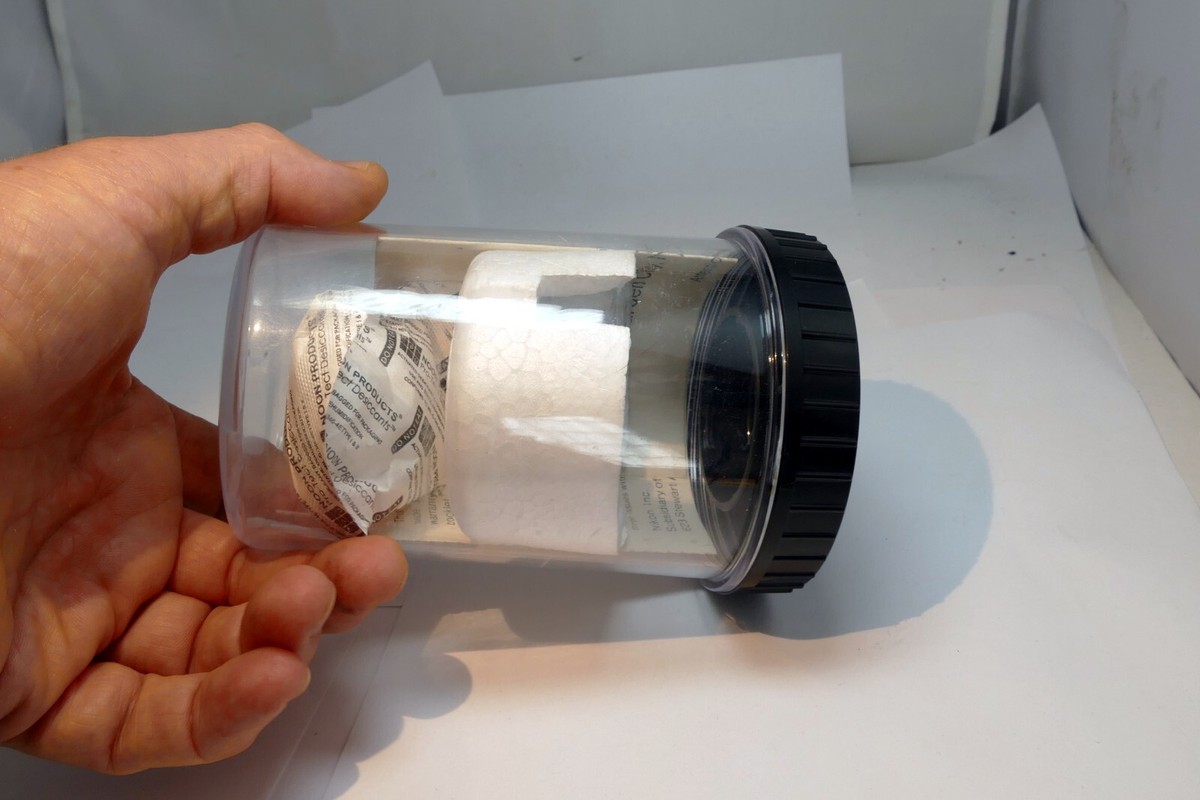 Clear Plastic Protective Case Nikon 85mm f2 Ai-s Nikkor - genuine