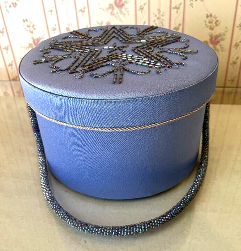 Tiara de diamantes de imitación en caja decorativa - Imagen 4 de 9