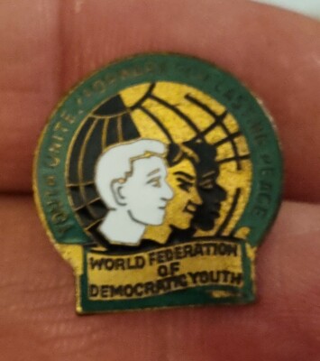 ABZEICHEN WELTFÖDERATION DER DEMOKRATISCHEN JUGEND PINS SELTEN, VINTAGE SAMMLER REF1219