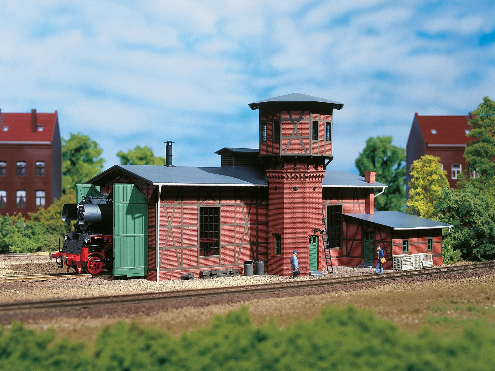 Auhagen H0 11400 - Lokschuppen mit Wasserturm Neuware