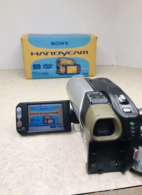 Sony HandyCam DCR-DVD92 Mini DVD Camcorder Nightshot 20x Optical