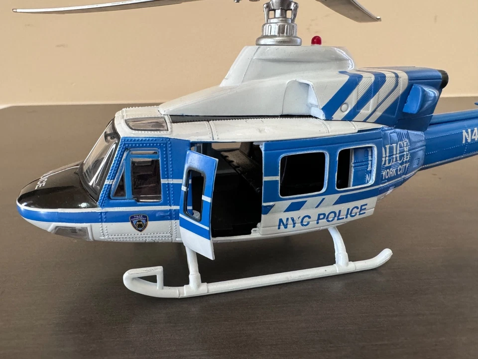 2004 Newray 1/48 Nypd Bell 412 Helicopter N414PD SS-21535A - Image 4 of 4