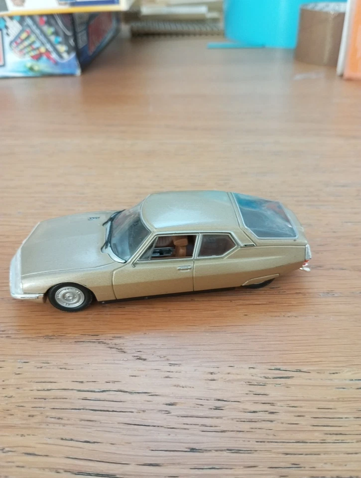 Citroën SM 1970 1/43 universal hobbies - Photo 3/4