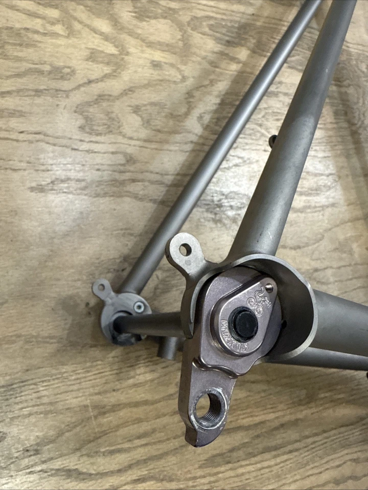 Moots Cycles Vamoots DR Titanium Road Bike Custom M/L Frameset - Image 2 of 4