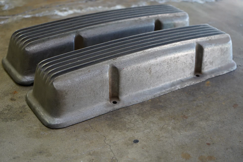 CUBIERTAS DE VÁLVULAS MOON sbc Chevy V8 de colección con aletas de aluminio Hot Rod personalizadas Holmes antiguas Foto 2 de 4