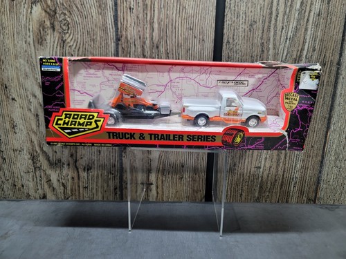Road Champs 1:43 Reese's Ford F-150 mit Sprintwagen und Anhänger Hershey's Vintage