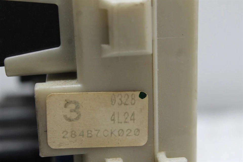 Unidade de relé caixa de fusíveis Nissan Maxima 2004-2006 284B7CK020 módulo 617 2K5-B4 - Imagem 3 de 4