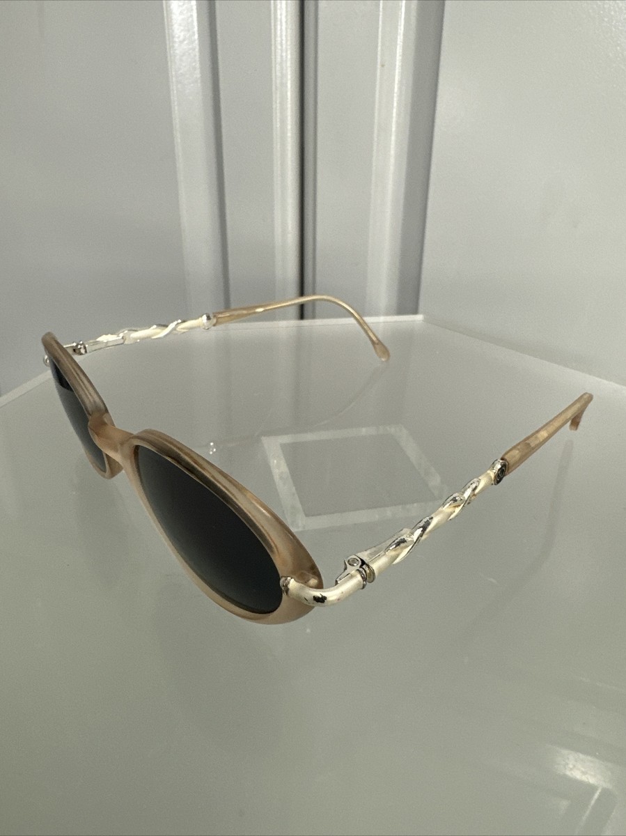 ST. JOHN Sunglasses Sun Wear Made In Italy Cream & Silver  display picture 3