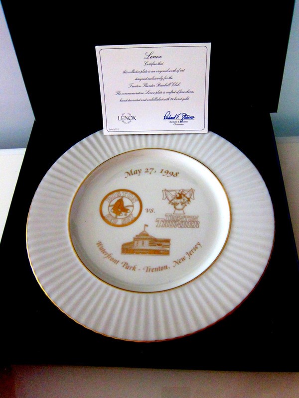 RARE LENOX PLATE MEMORIZE BOSTON BASEBALL RED SOX GAME & TRENTON THUNDER 1998
