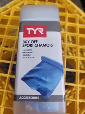 TYR Dry Off Sport Towel Blue 17" x 13" w/ case, fast drying for Reuse, NIP
