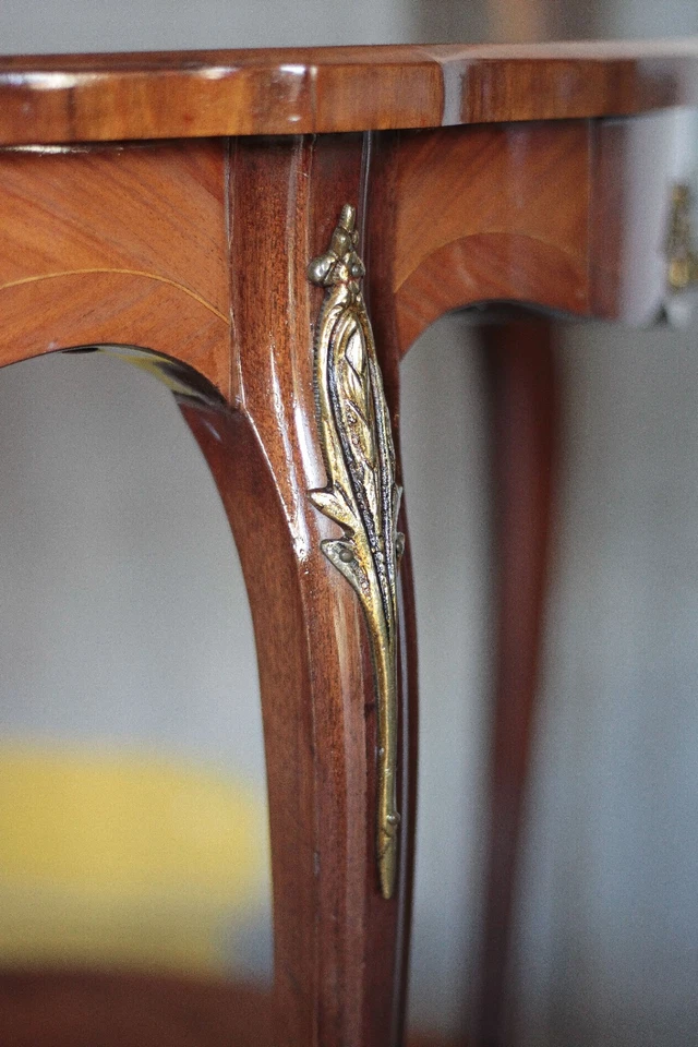 Table en marqueterie avec tiroirs, table d'appoint, Marquant P., XVIIIe style - Photo 3/4