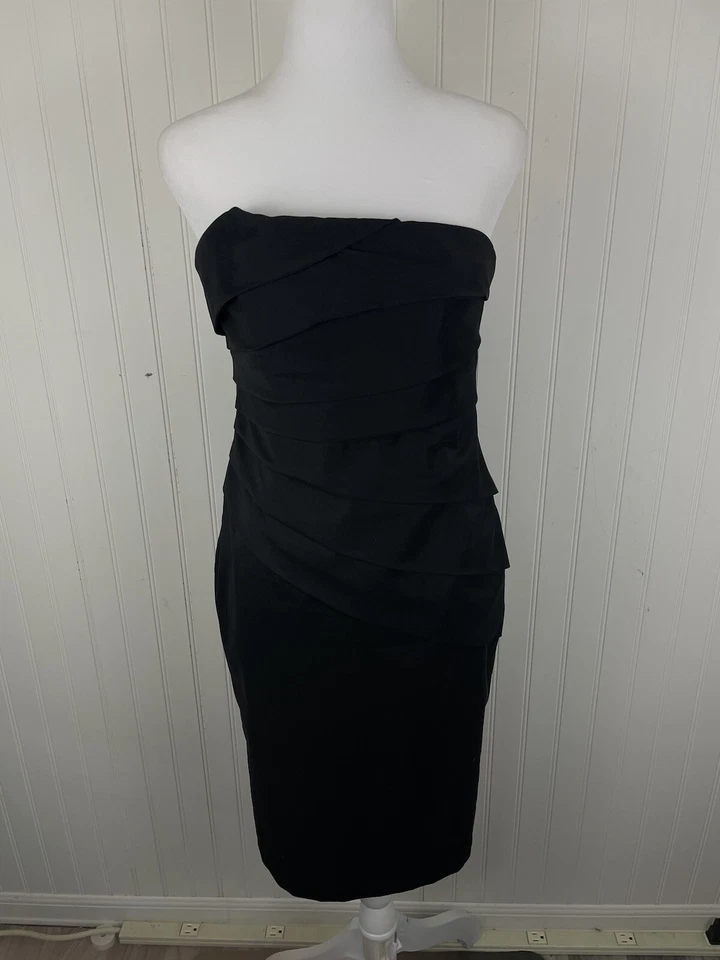 Mini Vestido de Cóctel Phoebe Couture Negro Sin Tirantes Talla 4 Foto 2 de 4