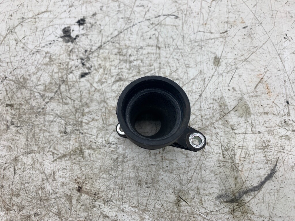 Detroit Diesel DD15 Engine Oil Coolant Outlet Nipple A4732032331 