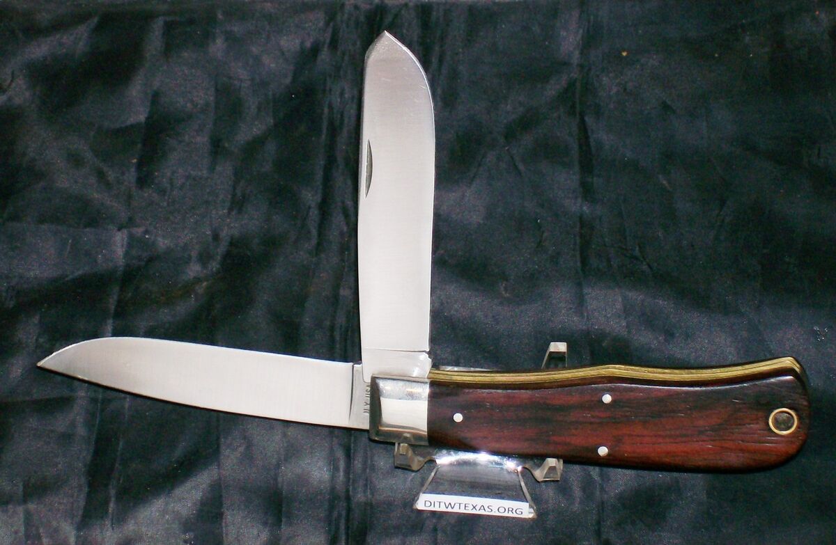 Camillus CSS-1 Safari Series Knife 1989 Cape Buffalo On Camillus CSS-1 Safari Series Knife 1989 Cape Buffalo On