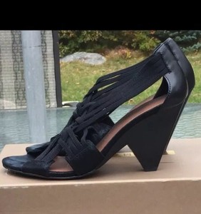 donald pliner leanne sandal