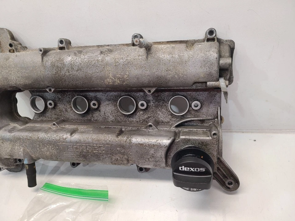 2015 Chevrolet Equinox (2.4L / AT / 93K) Valve Cover W/ Bolts - Image 3 of 4