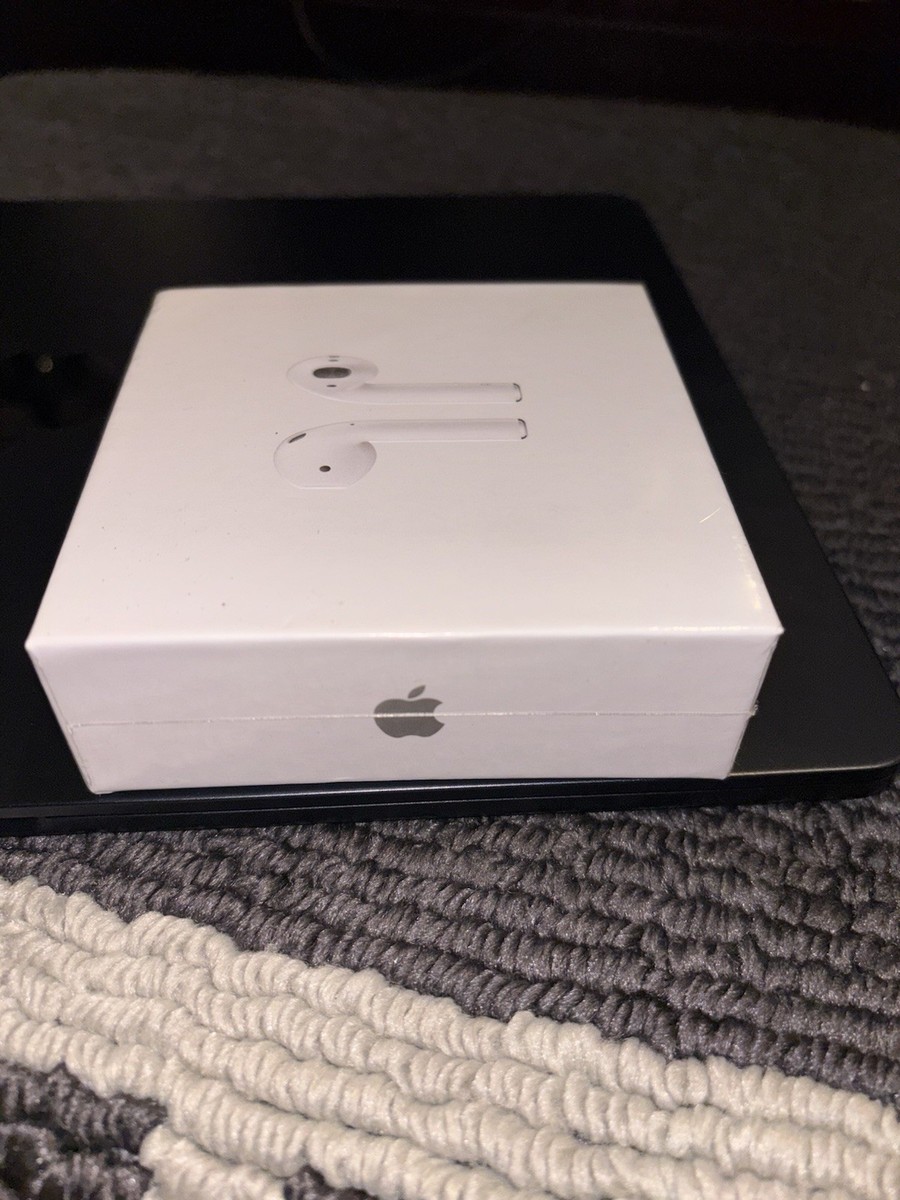 Apple AirPods 1st Generation In-Ear Headsets with Charging