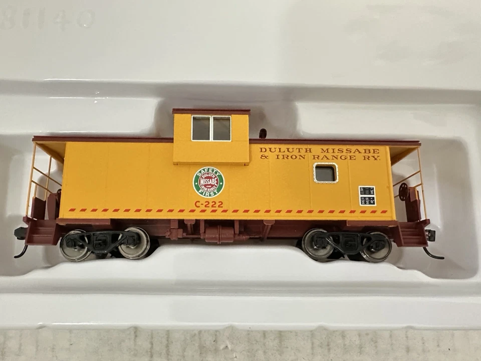 Walters HO Scale 910-8706 Caboose Duluth Missable & Iron Range #222 - Image 3 of 4