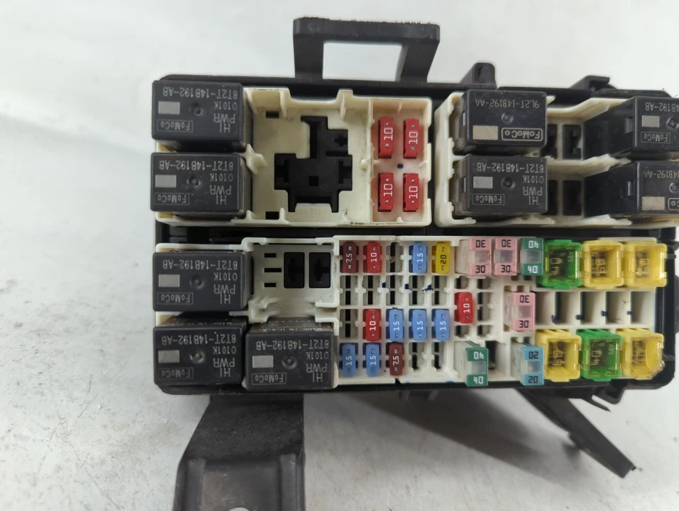 Ford Fiesta 2014-2019 caja de fusibles caja de fusibles módulo de relé ZX516 Foto 2 de 4