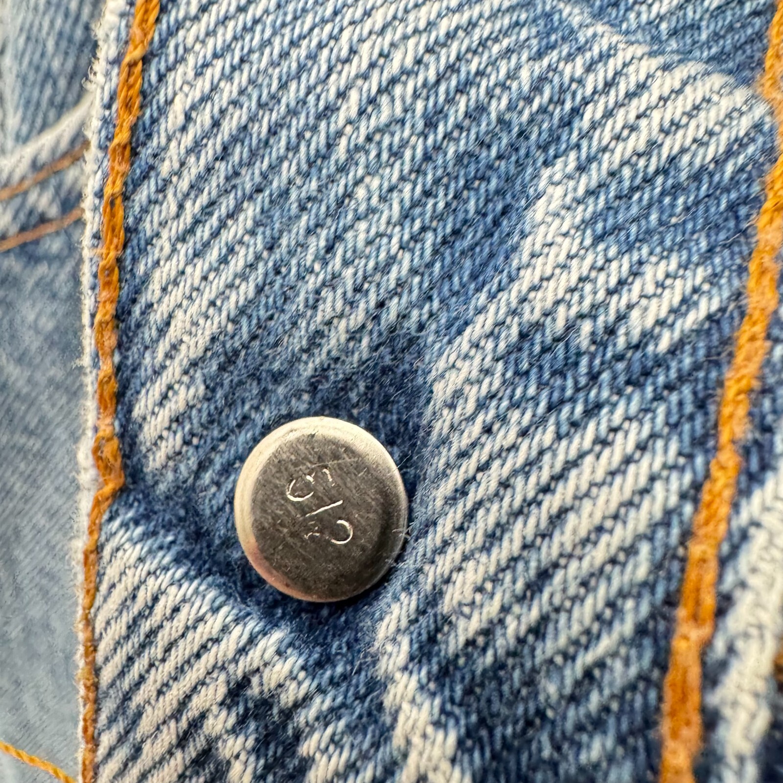 VTG Levi's 550 Womens 14 M Relaxed Blue Tapered Light Blue Wash 90s 00s Made USA