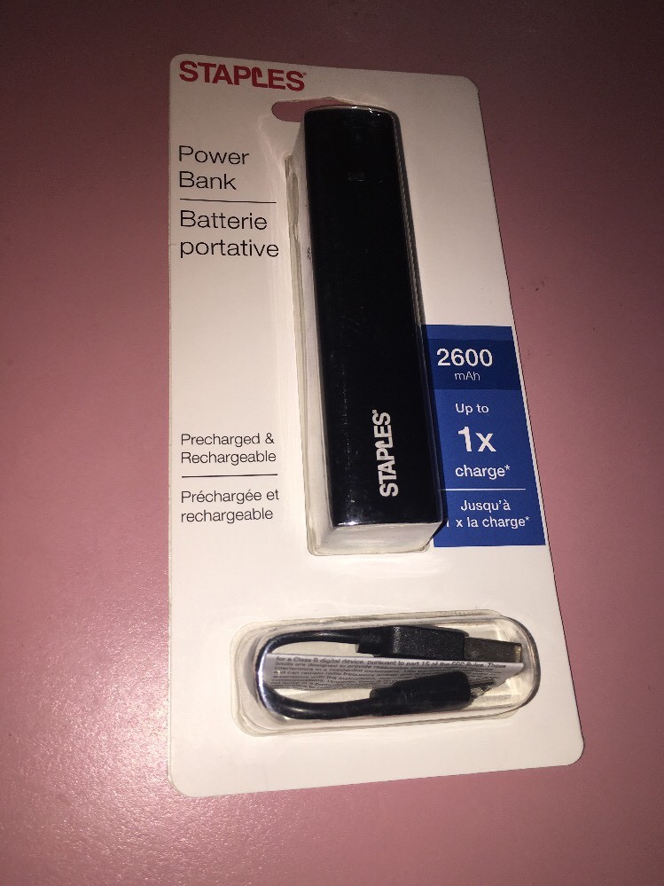 Staples Power Bank 2600 mah with chage cord NIB Falak Tayyeb Platinum