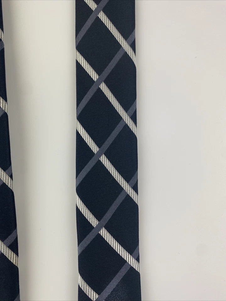 Corbata Donald Trump Signature Collection 100% Seda 59" L x 4" W Hecha a Mano en China Foto 3 de 4