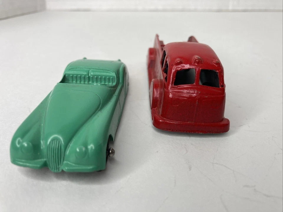 Lote de 2 Tootsie Juguete Tootsietoy Rojo Camión de Bomberos y Jaguar De Colección ¡Muy BONITO! Foto 3 de 4