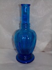 Ancienne bouteille carafe en verre bleu