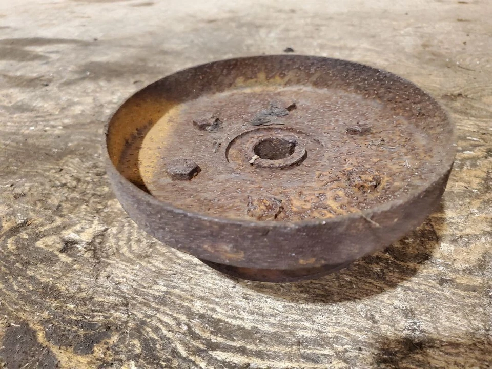 Buje trasero y tambor de freno de emergencia original Ford modelo T Foto 3 de 4