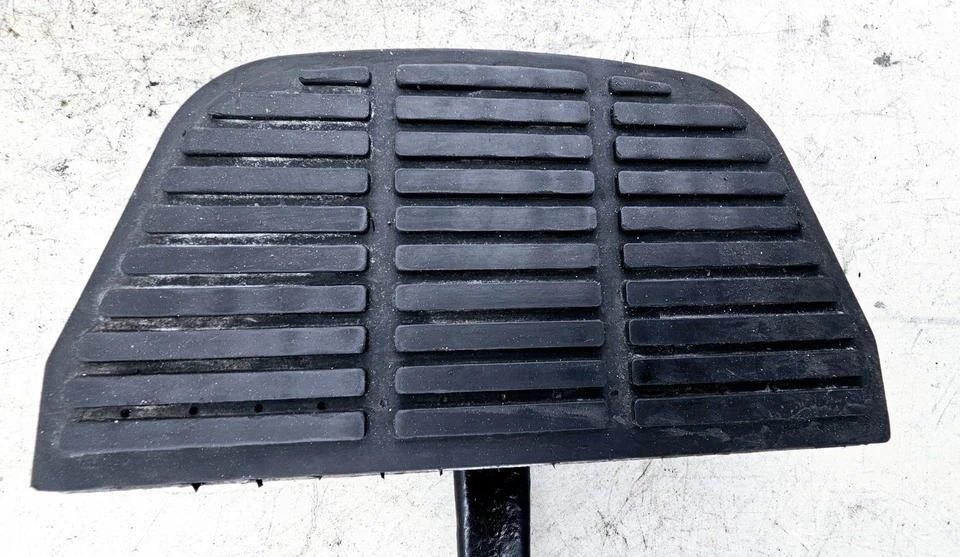 Harley FLH ELECTRA GLIDE 1998 tablero de piso de pasajero reposapiés derecho izquierdo OEM HD Foto 3 de 4