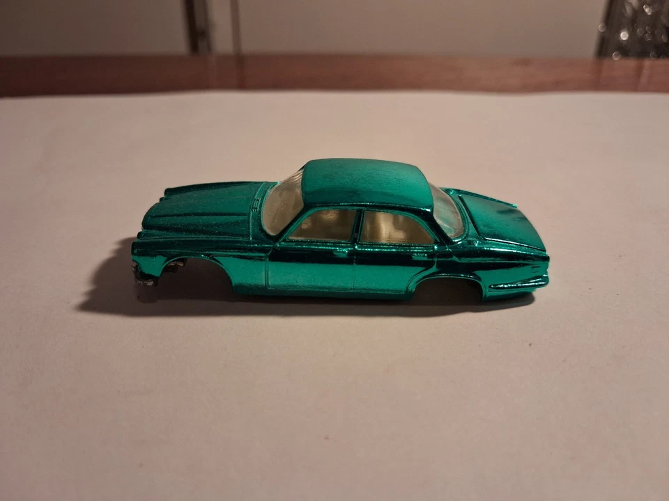 Corgi Rockets Nr.902 Jaguar XJ6 Bastelware defekt - Bild 3 von 4