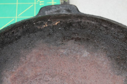Seasoned Griswold Cast Iron Skillet / Griddle 109 Made in USA / Erie PA - Picture 8 of 9
